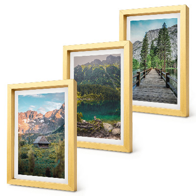 Gallery wall Berglandschap met een meer en een houten steiger.