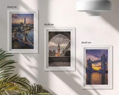 Gallery wall Uitzicht op de stad met bruggen en klokkentorens.