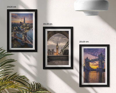 Gallery wall Uitzicht op de stad met bruggen en klokkentorens.