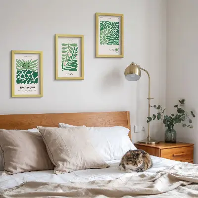 Set ingelijste schilderijen met een verzameling groene bladeren en planten in verschillende vormen