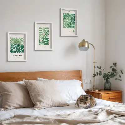 Set ingelijste schilderijen met een verzameling groene bladeren en planten in verschillende vormen