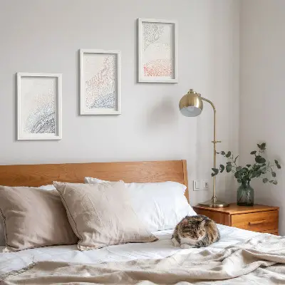 Set ingelijste schilderijen met abstracte golven in pastelkleuren op karton