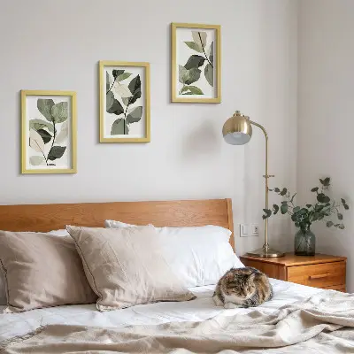 Set van ingelijste schilderijen met delicate botanische boho-plantenbladeren
