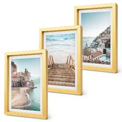 Set ingelijste schilderijen met zomerse pastelkleuren van architectuur aan zee en strand