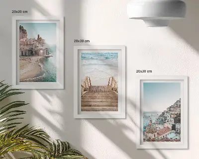Set ingelijste schilderijen met zomerse pastelkleuren van architectuur aan zee en strand