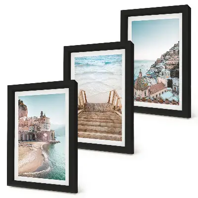 Set ingelijste schilderijen met zomerse pastelkleuren van architectuur aan zee en strand