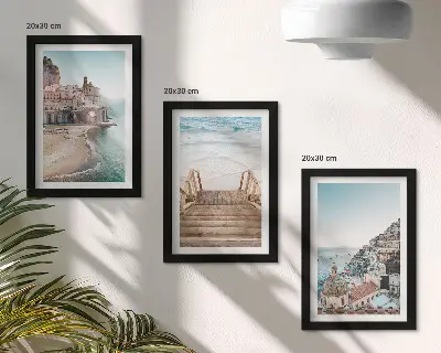 Set ingelijste schilderijen met zomerse pastelkleuren van architectuur aan zee en strand