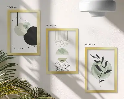 Set van ingelijste schilderijen met abstracte vormen en plantmotieven in het groen