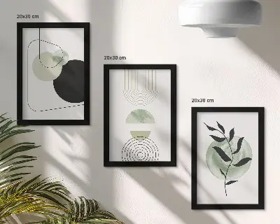 Set van ingelijste schilderijen met abstracte vormen en plantmotieven in het groen