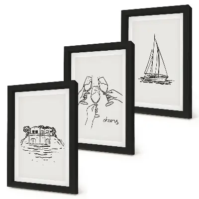 Gallery wall uitzicht op het huis aan het water met zeilboot en proostende glazen