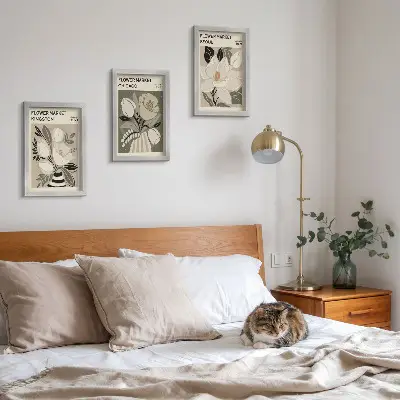 Gallery wall met bloemen van de markten in Kingston, Chicago en Seoul in retrostijl