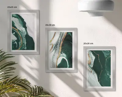 Set van ingelijste schilderijen met abstracte verfpatronen in groen en wit