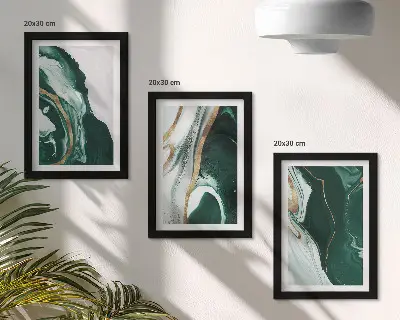 Set van ingelijste schilderijen met abstracte verfpatronen in groen en wit