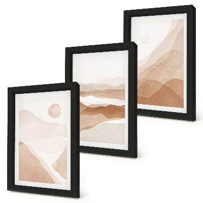 Gallery wall Abstracte landschappen in bruine en beigetinten.