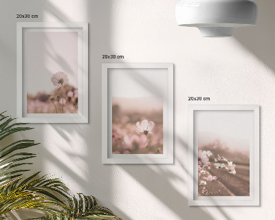 Set van ingelijste schilderijen Wilde bloemen in de weiden in de zomer, romantische landschappen