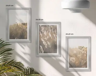 Gallery wall landschap met grassen en bloemen in warme tinten