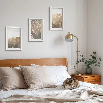 Gallery wall landschap met grassen en bloemen in warme tinten