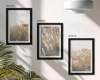 Gallery wall landschap met grassen en bloemen in warme tinten