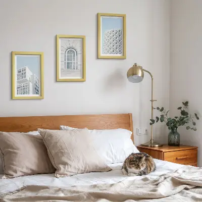 Set van ingelijste schilderijen moderne architectuur met minimalisme en geometrie