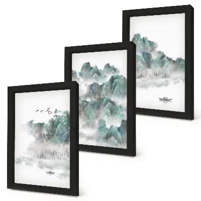 Gallery wall met een Japandi afbeelding van bergen in de wolken met vogels en een boot op het water