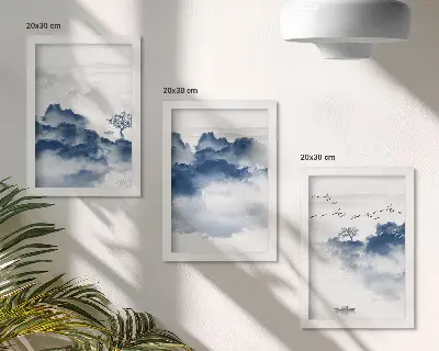 Set van ingelijste schilderijen met wolkenbergen, bomen en vogels op de achtergrond