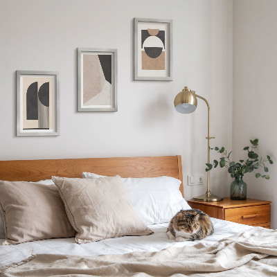 Gallery wall Abstracte vormen in beige en bruine tinten.