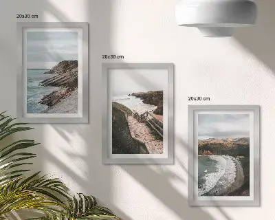 Gallery wall Uitzicht op zee met kliffen en strandlandschappen.