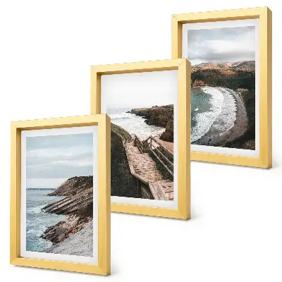 Gallery wall Uitzicht op zee met kliffen en strandlandschappen.
