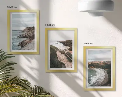 Gallery wall Uitzicht op zee met kliffen en strandlandschappen.