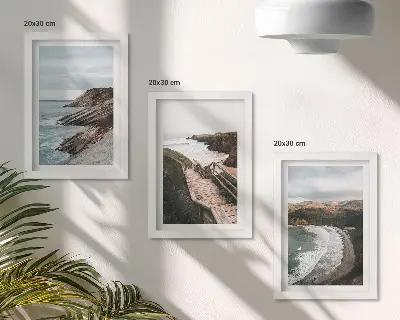Gallery wall Uitzicht op zee met kliffen en strandlandschappen.