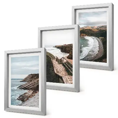 Gallery wall Uitzicht op zee met kliffen en strandlandschappen.