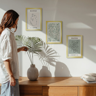 Gallery wall Lijnen en plantmotieven in een minimalistische stijl.