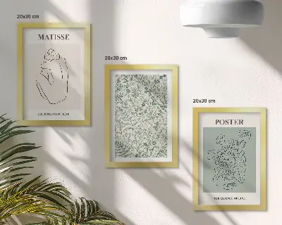 Gallery wall met lijnen en plantmotieven in een minimalistische stijl