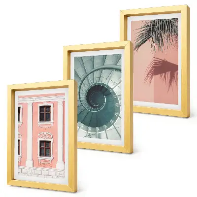 Set van ingelijste schilderijen met architectuur in pasteltinten en spiraalpatronen