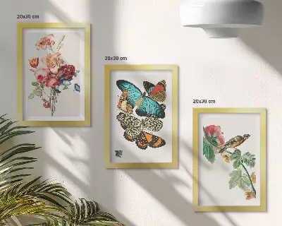 Set ingelijste schilderijen met bloemen, vlinders en een vogel in pastelkleuren
