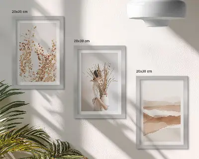 Gallery wall met abstracte plantmotieven in rustieke boho-stijl