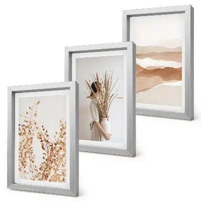 Gallery wall met abstracte plantmotieven in rustieke boho-stijl