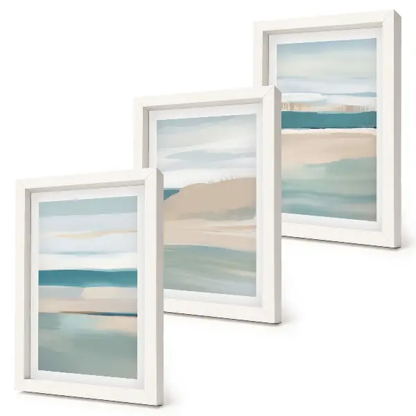 Gallery wall met abstracte landschappen in blauwe en beigetinten