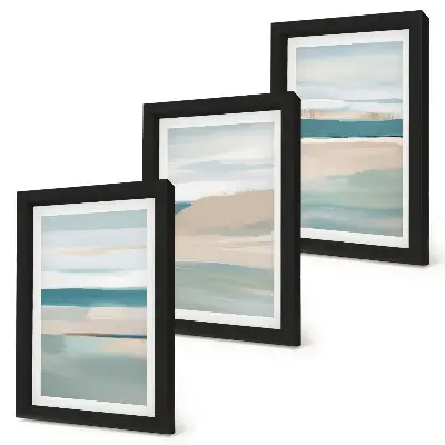 Gallery wall met abstracte landschappen in blauwe en beigetinten