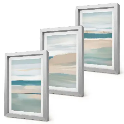Gallery wall met abstracte landschappen in blauwe en beigetinten