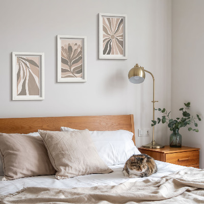 Set van ingelijste schilderijen Abstracte plantmotieven in beige en bruine tinten.