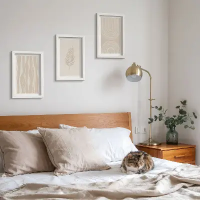 Set van ingelijste schilderijen met plantmotieven in beigetinten