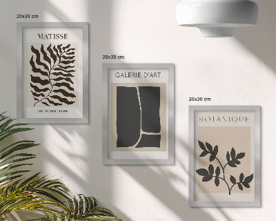 Gallery wall Minimalistische posters met plantenpatronen en abstracte afbeeldingen.