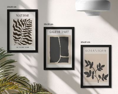 Gallery wall Minimalistische posters met plantenpatronen en abstracte afbeeldingen.