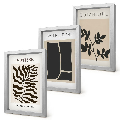 Gallery wall Minimalistische posters met plantenpatronen en abstracte afbeeldingen.