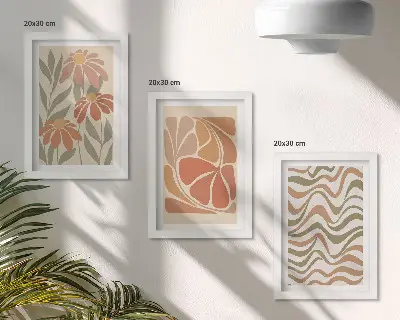 Set van ingelijste schilderijen met pastelkleurige bloemen en abstracte patronen
