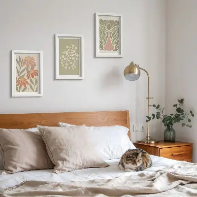 Set van ingelijste schilderijen met bloemmotieven in minimalistische boho-stijl