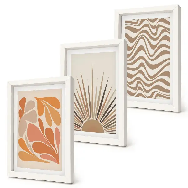 Gallery wall met abstracte boho vormen in pastelkleuren