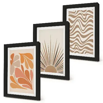 Gallery wall met abstracte boho vormen in pastelkleuren