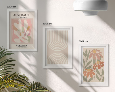 Gallery wall Abstracte vormen met plantmotieven in pastelkleuren.